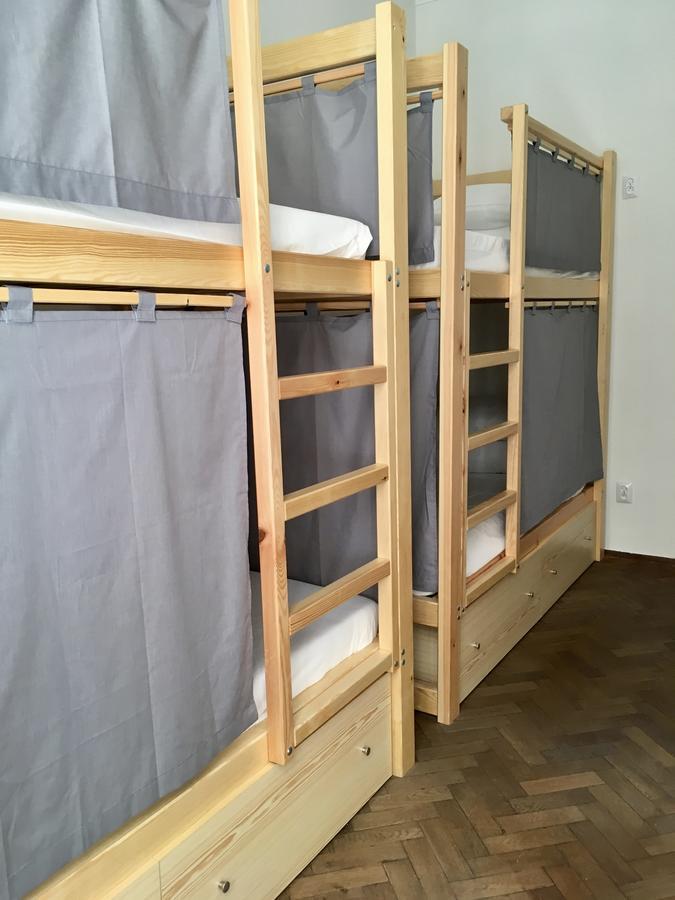 Bison Hostel Краков Экстерьер фото