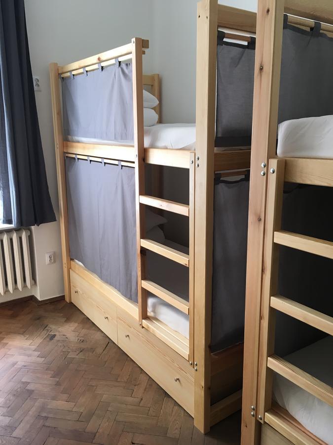 Bison Hostel Краков Экстерьер фото