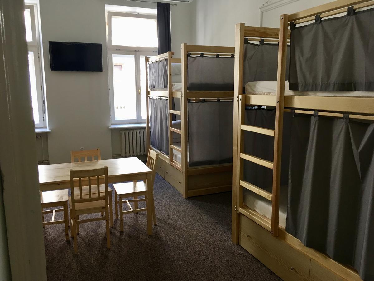 Bison Hostel Краков Экстерьер фото