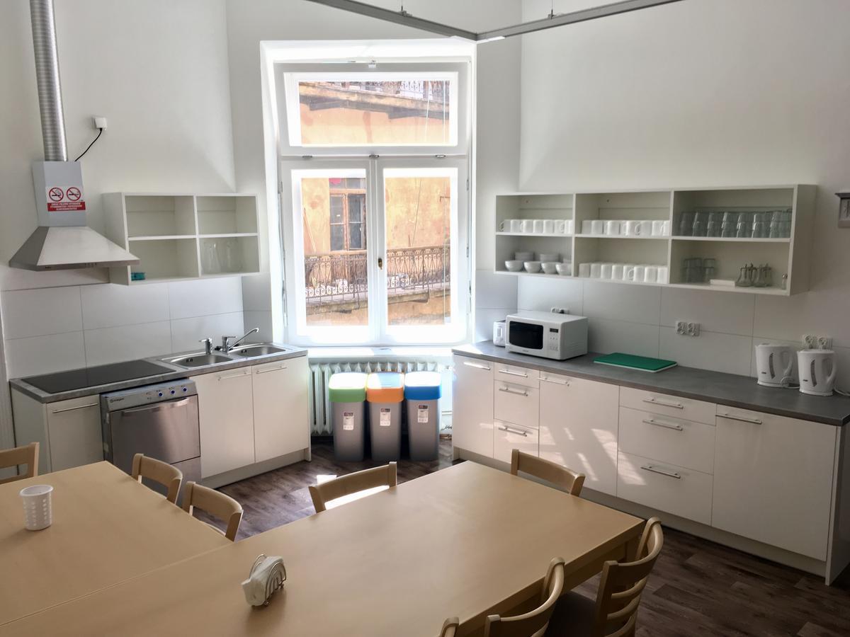 Bison Hostel Краков Экстерьер фото