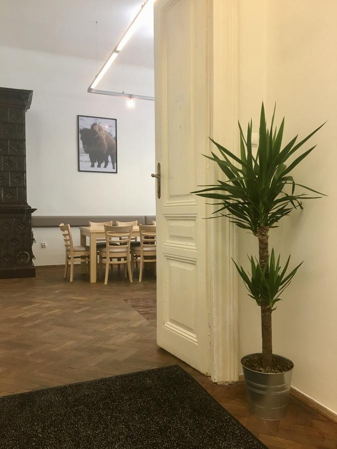 Bison Hostel Краков Экстерьер фото