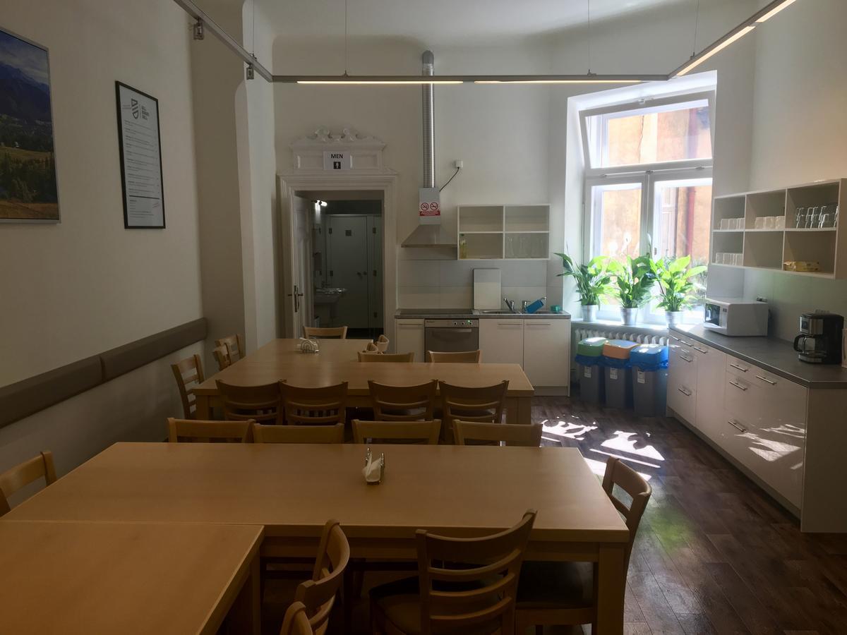Bison Hostel Краков Экстерьер фото