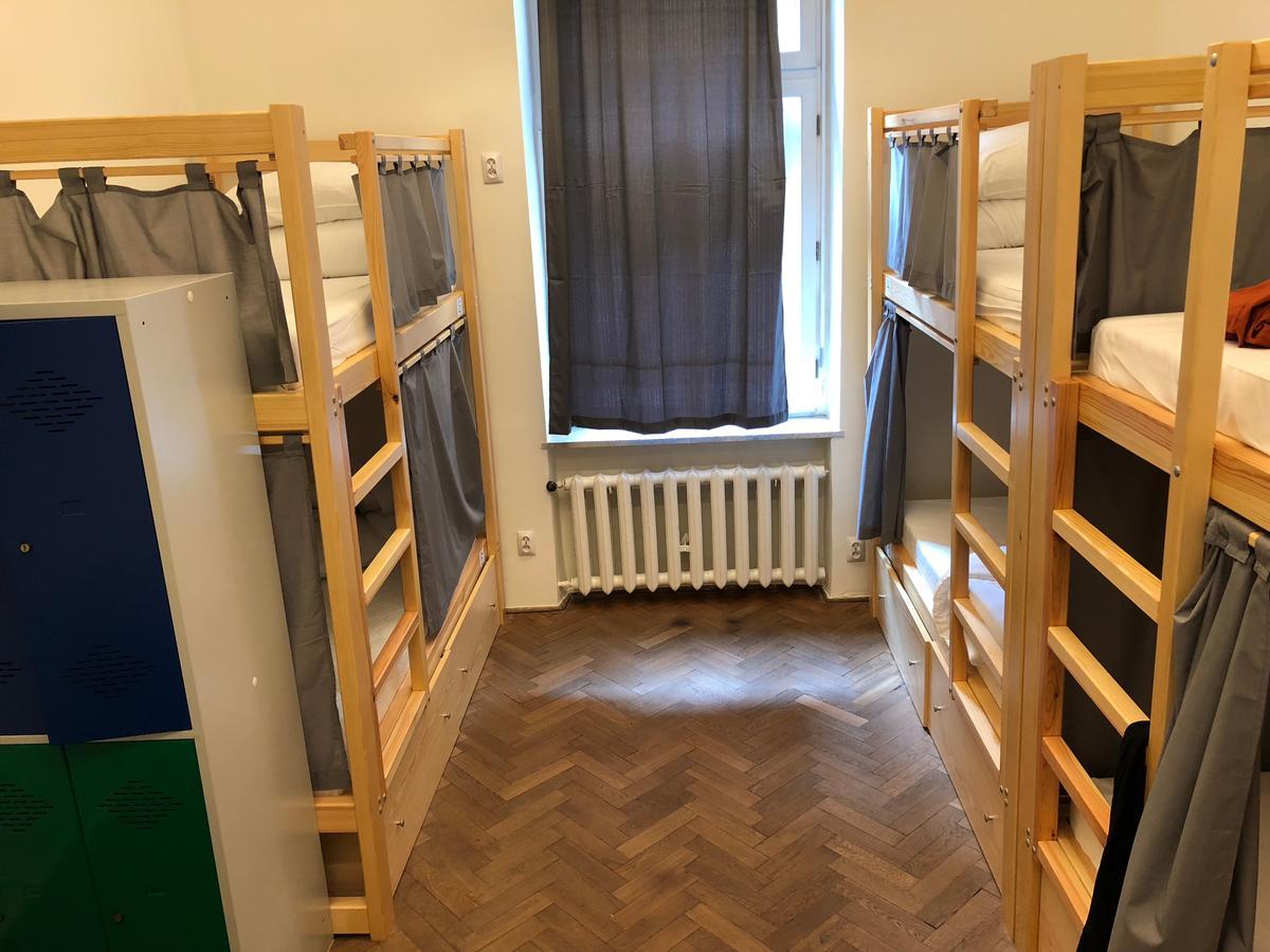 Bison Hostel Краков Экстерьер фото