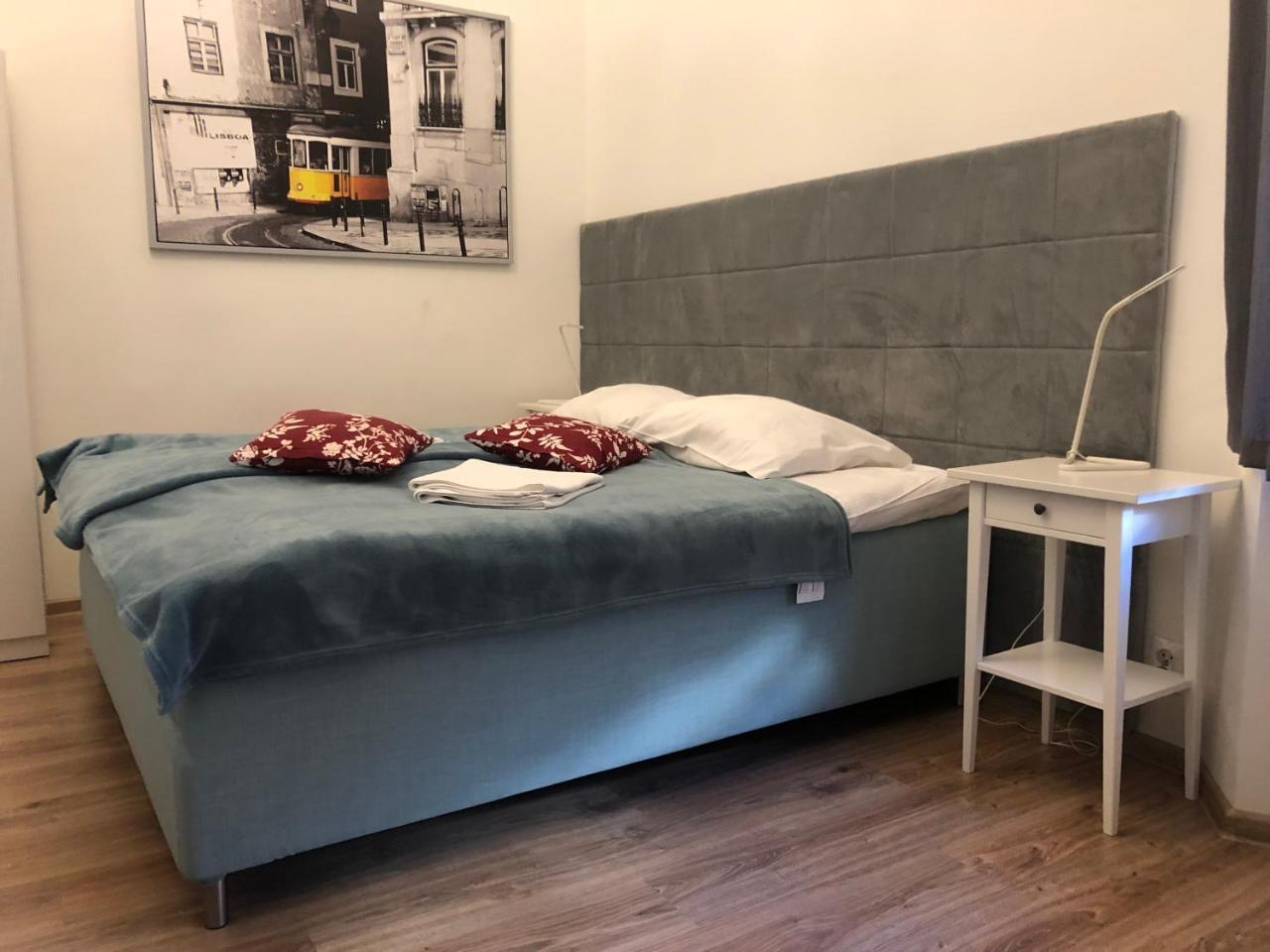 Bison Hostel Краков Экстерьер фото