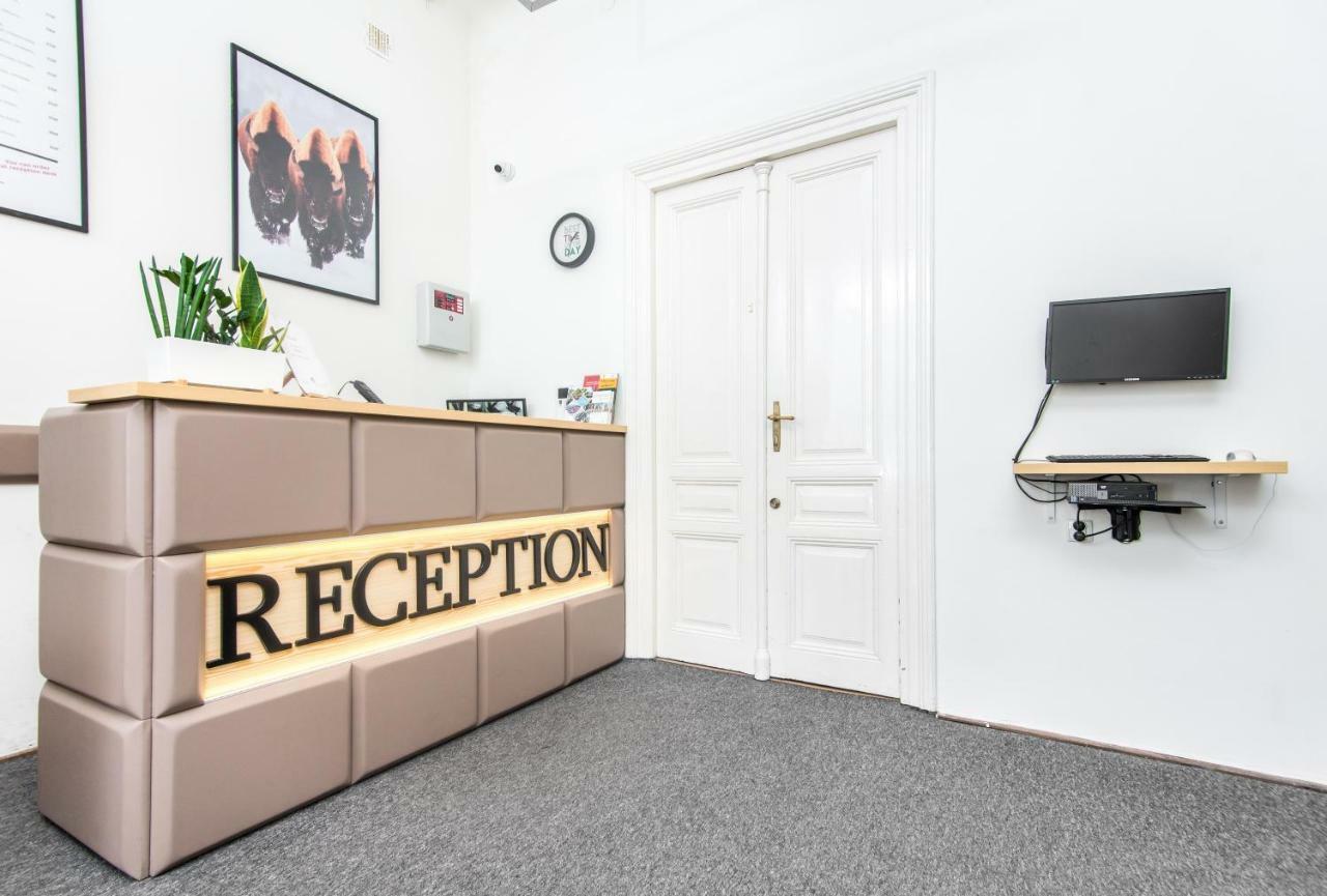 Bison Hostel Краков Экстерьер фото