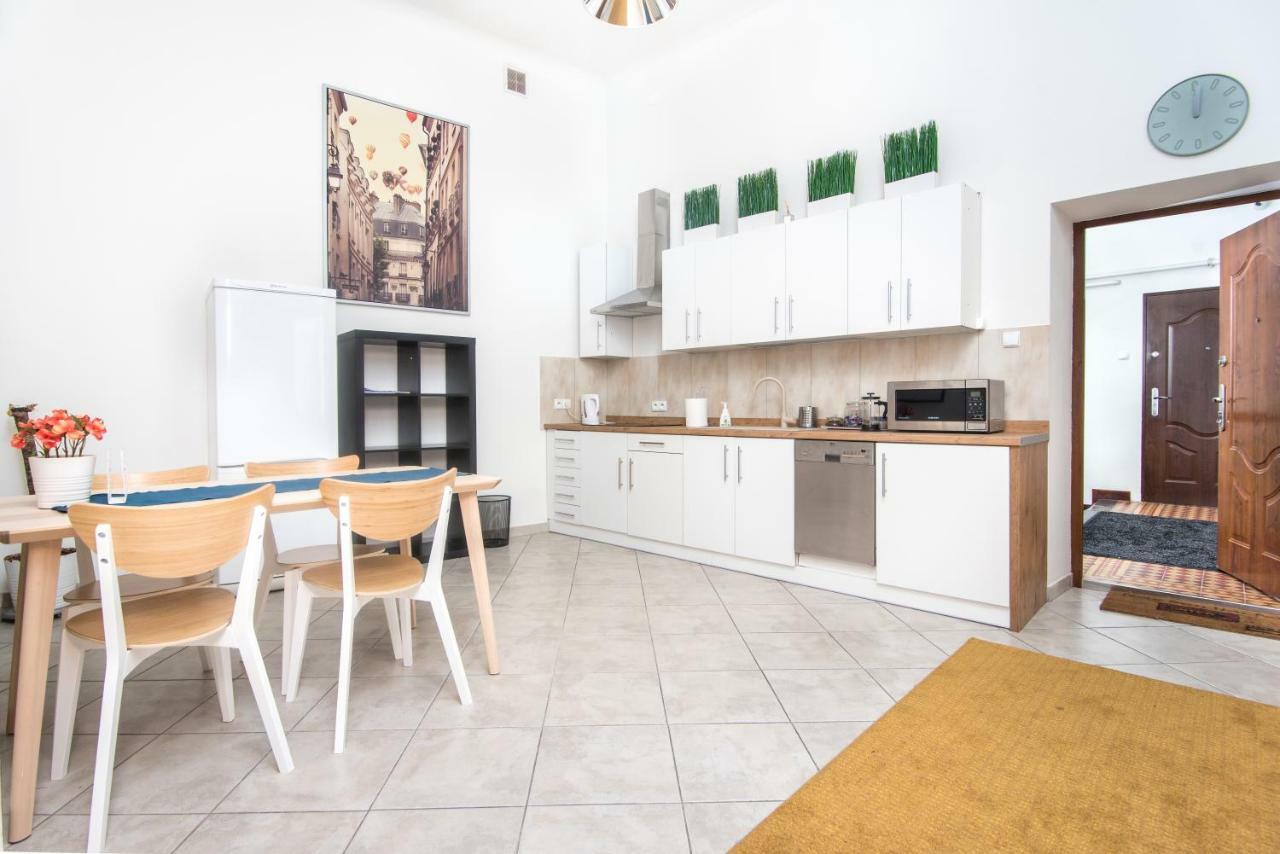Bison Hostel Краков Экстерьер фото