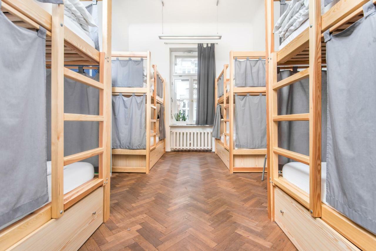 Bison Hostel Краков Экстерьер фото