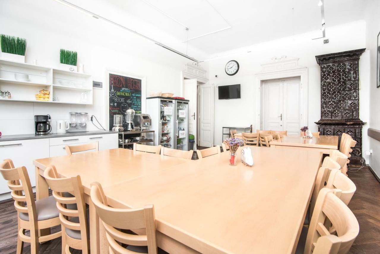 Bison Hostel Краков Экстерьер фото